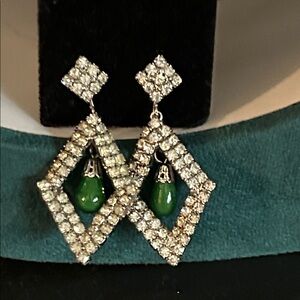 Beautiful Vintage Kramer Clip on Silver and Green Dangle Earrings